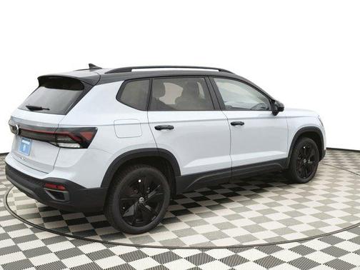 2025 Volkswagen Taos 1.5T SE Black