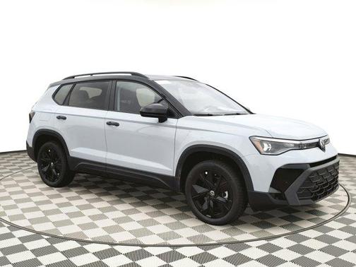 2025 Volkswagen Taos 1.5T SE Black