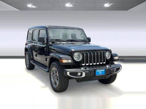 Black Clearcoat 2023 Jeep Wrangler 4-Door Sahara 4x4