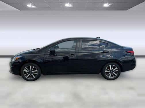 Super Black 2021 Nissan Versa 1.6 SV