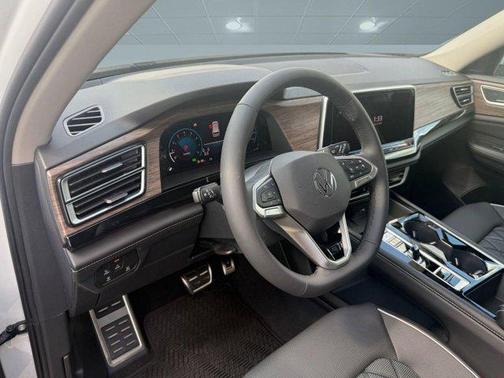 White 2026 Volkswagen Atlas 2.0T SEL Premium R-Line 4MOTION