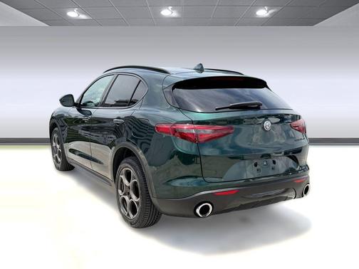 Verde Visconti Metallic 2021 Alfa Romeo Stelvio Base