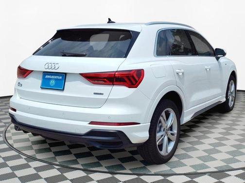 2021 Audi Q3 45 S line Premium