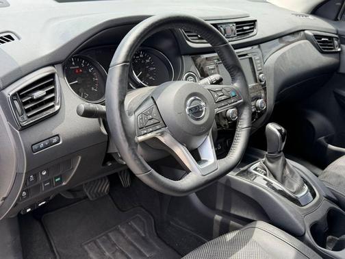 Gun Metallic 2021 Nissan Rogue Sport SV