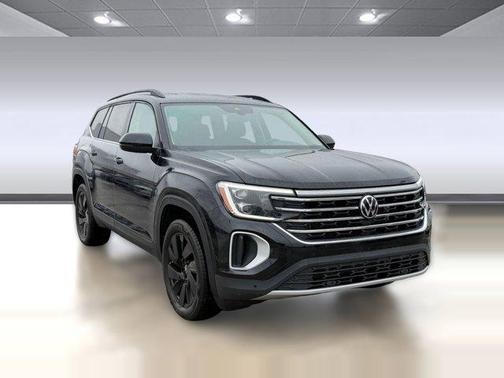 deep black pearl 2026 Volkswagen Atlas 2.0T SE w/Technology