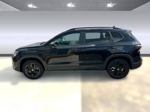 2025 Volkswagen Taos 1.5T SE Black