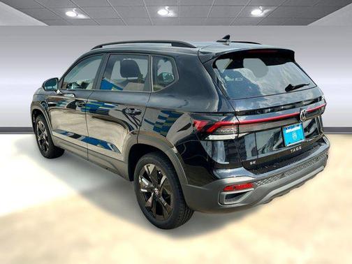 2025 Volkswagen Taos 1.5T SE Black