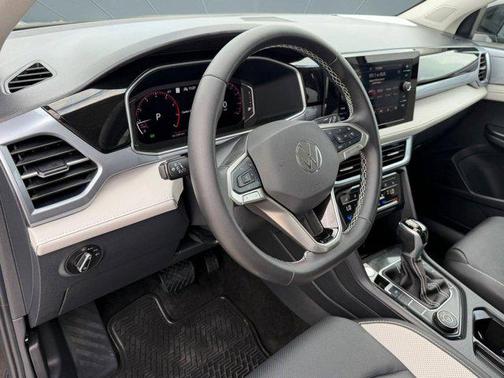 2026 Volkswagen Taos SEL