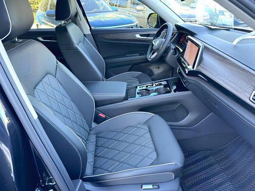 2025 Volkswagen Atlas 2.0T SEL Premium R-Line 4MOTION