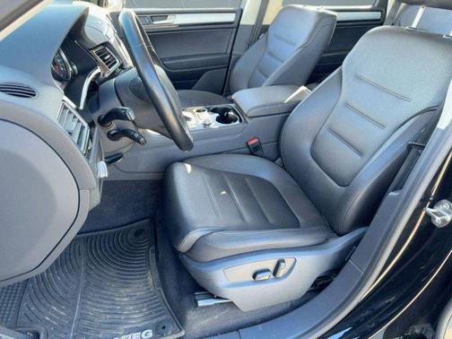 2017 Volkswagen Touareg V6 Sport w/Technology