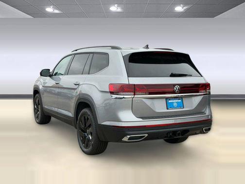 silver mist metallic 2026 Volkswagen Atlas 2.0T SE w/Technology