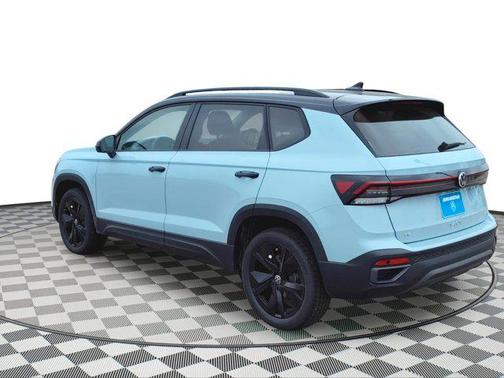 2025 Volkswagen Taos 1.5T SE Black