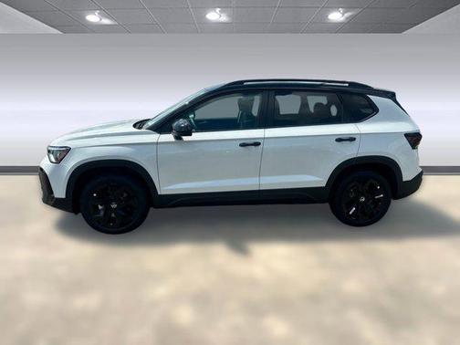2025 Volkswagen Taos 1.5T SE Black