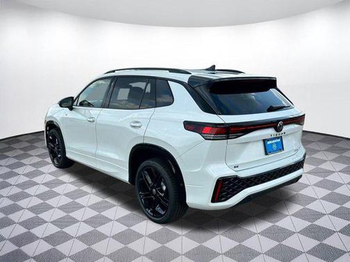 2025 Volkswagen Tiguan 2.0T SE R-Line Black 4MOTION