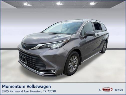 2021 Toyota Sienna XLE 8 Passenger