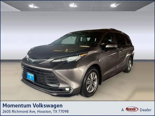 2021 Toyota Sienna XLE 8 Passenger