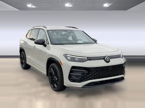 sandstone 2026 Volkswagen Tiguan 2.0T SE R-Line Black