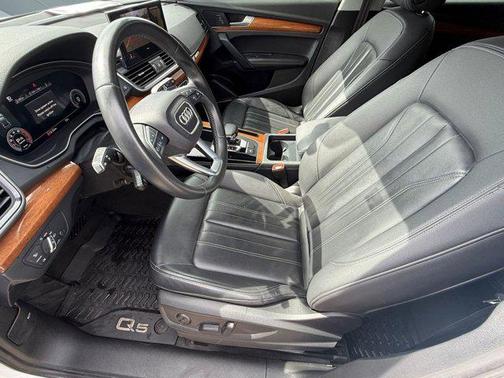 2023 Audi Q5 40 Premium Plus
