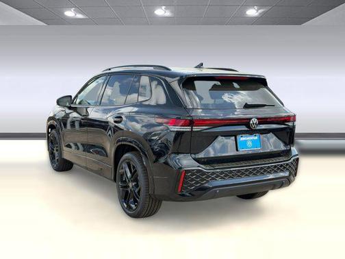 Deep Black Pearl 2026 Volkswagen Tiguan 2.0T SE R-Line Black