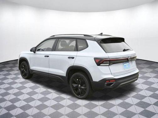2025 Volkswagen Taos 1.5T SE Black