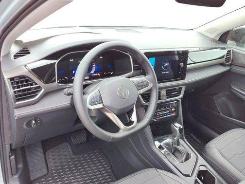 2025 Volkswagen Taos 1.5T SE Black