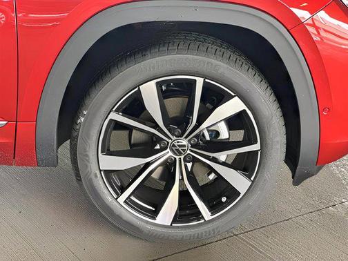 2025 Volkswagen Atlas Cross Sport 2.0T SEL Premium