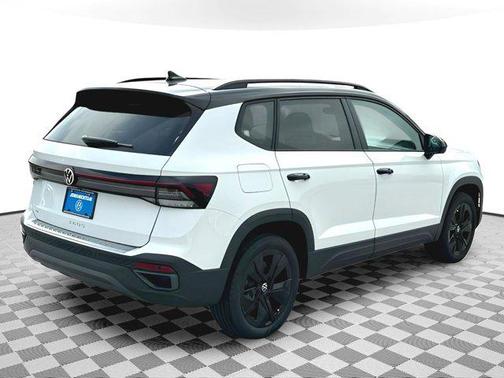 2025 Volkswagen Taos 1.5T SE Black