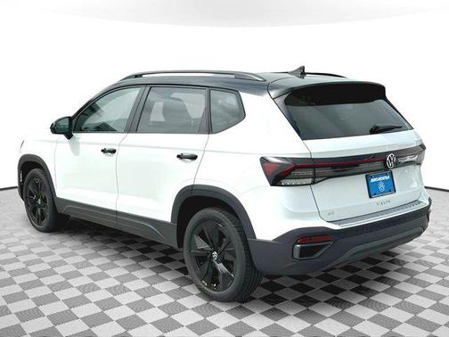 2025 Volkswagen Taos 1.5T SE Black