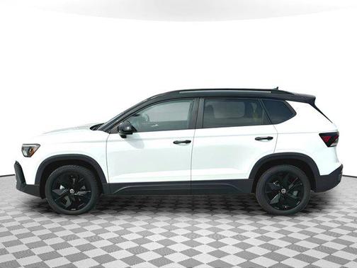 2025 Volkswagen Taos 1.5T SE Black