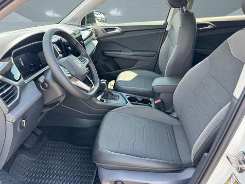 2025 Volkswagen Taos 1.5T SE Black