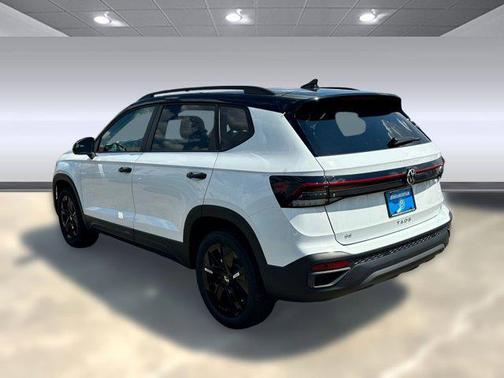 2025 Volkswagen Taos 1.5T SE Black