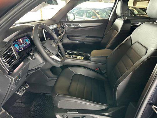 2026 Volkswagen Atlas Cross Sport 2.0T SEL