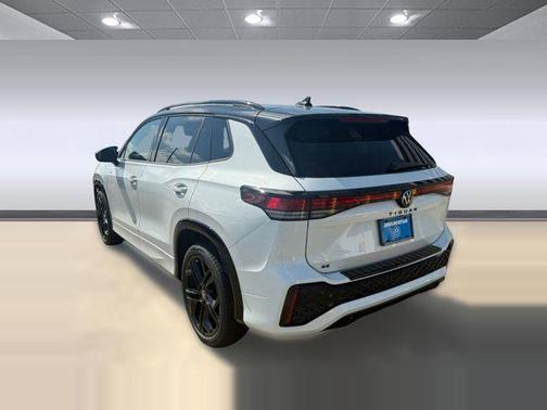 Opal White w/Deep Black Roof 2026 Volkswagen Tiguan 2.0T SE R-Line Black