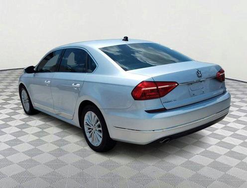 2016 Volkswagen Passat 1.8T SE w/Technology