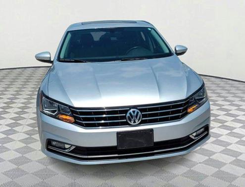 2016 Volkswagen Passat 1.8T SE w/Technology