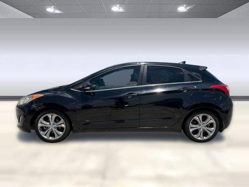 Black Noir Pearl 2013 Hyundai Elantra GT Base