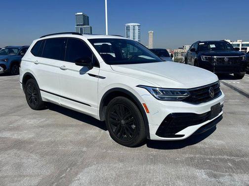 2022 Volkswagen Tiguan 2.0T SE R-Line Black