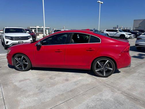 2015 Volvo S60 T6 R-Design Platinum