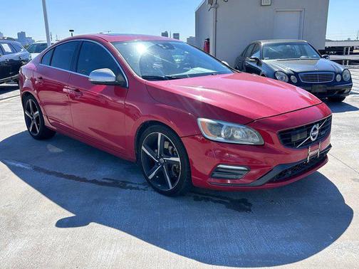 2015 Volvo S60 T6 R-Design Platinum