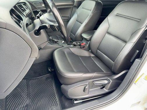 2018 Volkswagen Golf SportWagen TSI SE