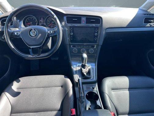 2018 Volkswagen Golf SportWagen TSI SE