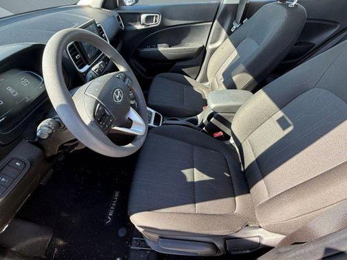 2024 Hyundai VENUE SE