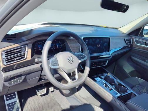 2025 Volkswagen Atlas 2.0T SEL Premium R-Line 4MOTION