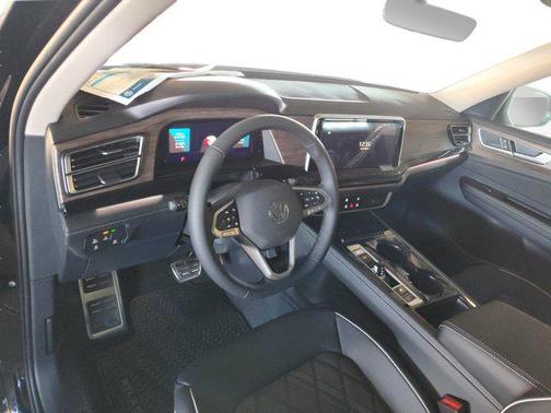 2025 Volkswagen Atlas 2.0T SEL Premium R-Line 4MOTION