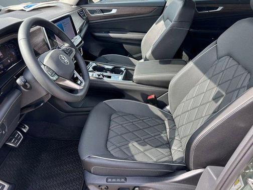 2026 Volkswagen Atlas 2.0T SEL Premium R-Line 4MOTION