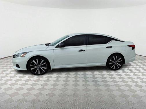 2021 Nissan Altima SR FWD