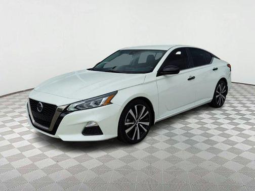 2021 Nissan Altima SR FWD