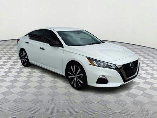 2021 Nissan Altima SR FWD