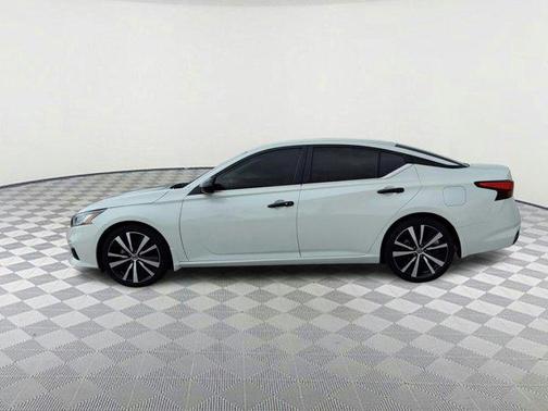 2021 Nissan Altima SR FWD