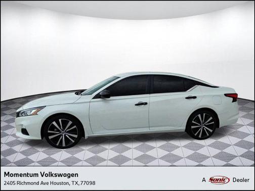 2021 Nissan Altima SR FWD